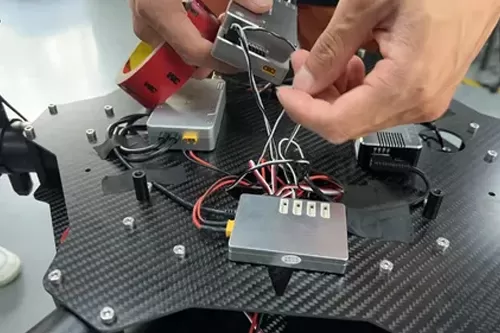 فحص الجودة قبل الشحن لمصنع طائرات الشحن بدون طيار ZAi-10